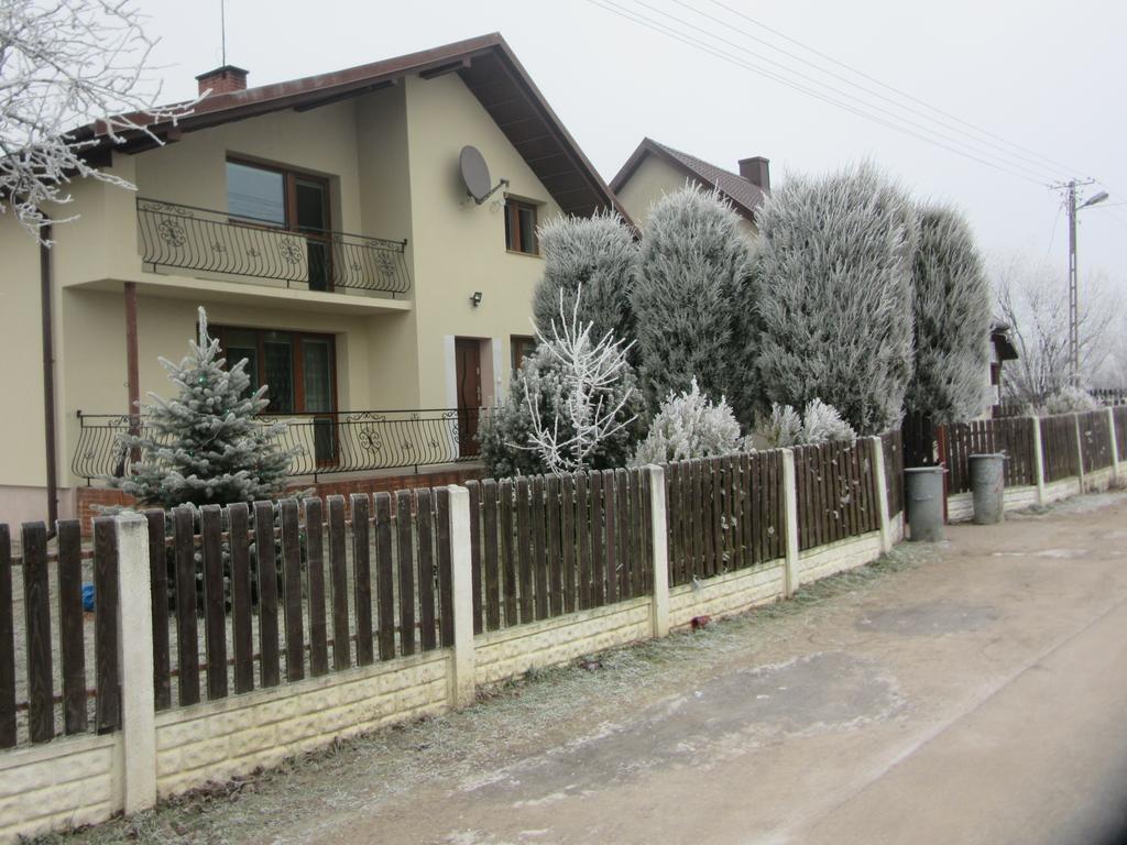 Gospodarstwo Agroturystyczno-Edukacyjne Gratka Celiny  ภายนอก รูปภาพ