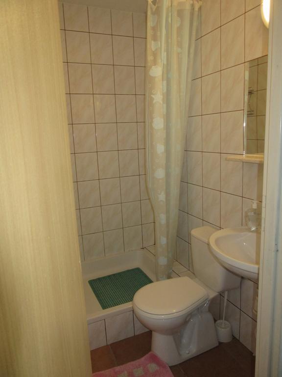 Gospodarstwo Agroturystyczno-Edukacyjne Gratka Celiny  ภายนอก รูปภาพ