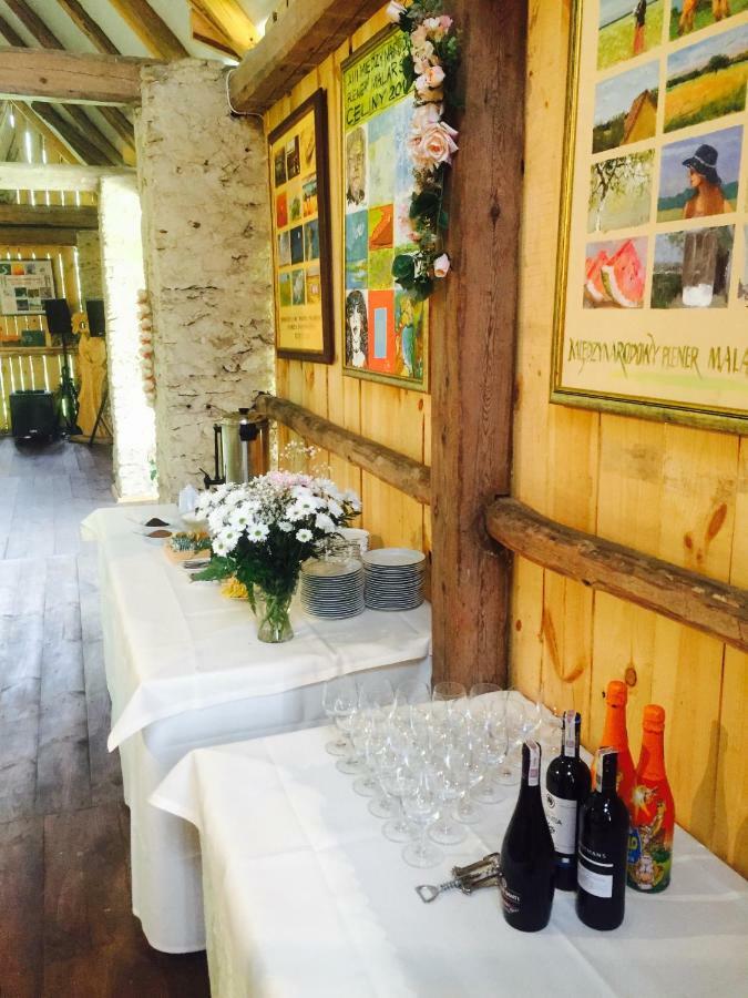 Gospodarstwo Agroturystyczno-Edukacyjne Gratka Celiny  ภายนอก รูปภาพ